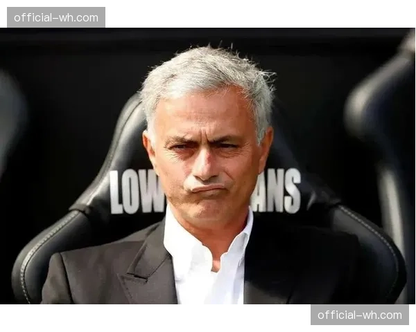 战术角力：穆里尼奥旧部在罗马德比中如何限制罗马的边路进攻